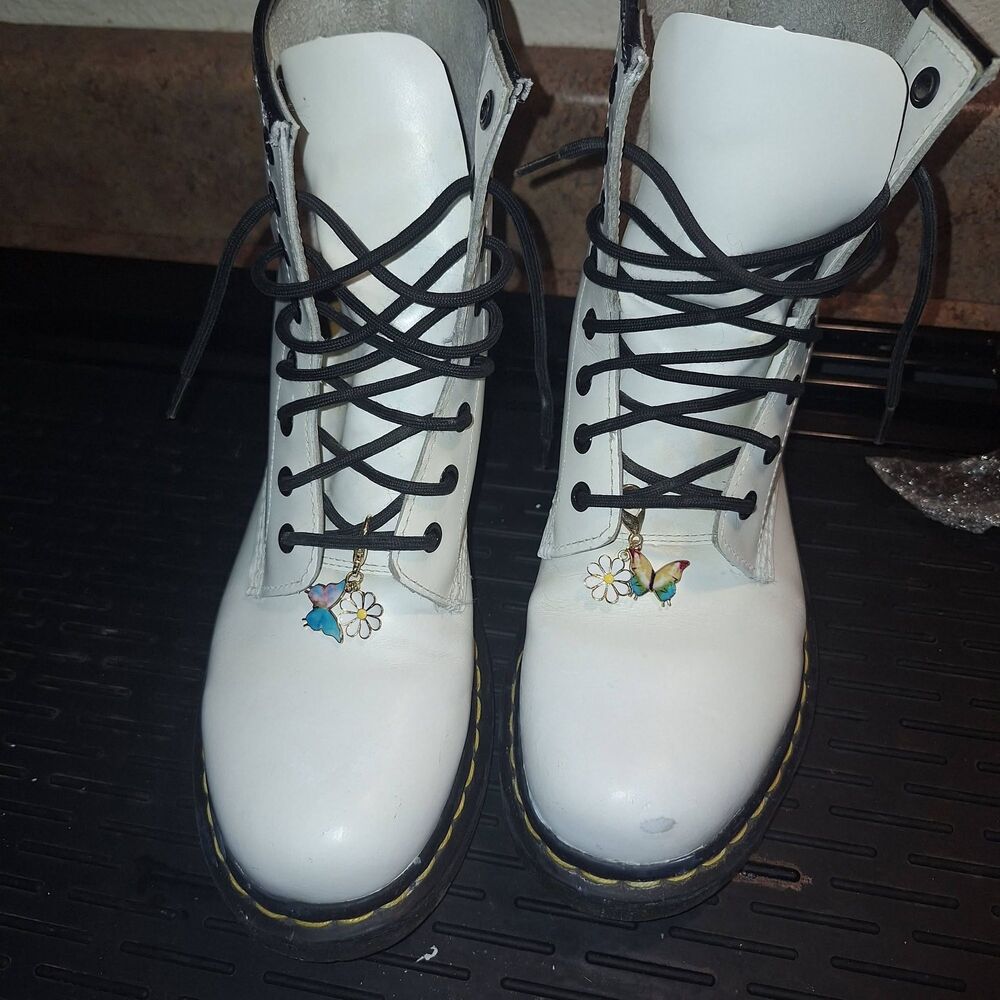 Dr. Martens 1460 8-Eye Boots in White Size 9 Pre-Owned Beauties